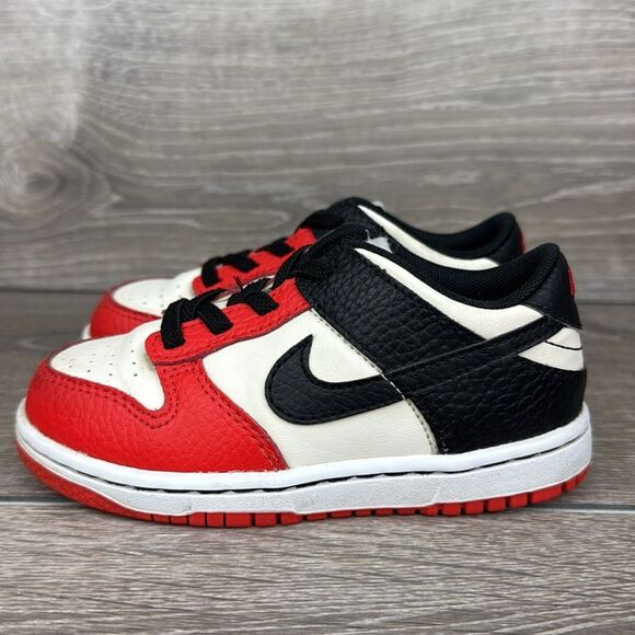 Nike Dunk Low ChicagoToddler Boy Sz 9 Red White Black Lace Sneakers DC9562-100 - Picture 3 of 10
